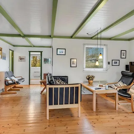 Hébergement de vacances Stunning In With 4 Bedrooms And Wifi
